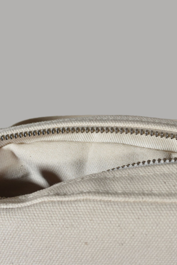 El bolso de pecho ovalado DIAGONAL